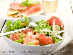 Салат с креветками и грейпфрутом и авокадо