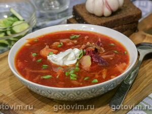 Рубиновый борщ с маринованной свёклой в мультиварке