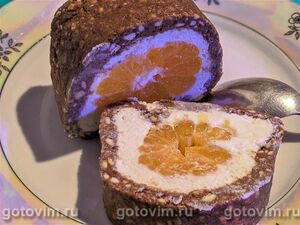 Рулет из печенья с мандаринами и творожным кремом (без выпечки)