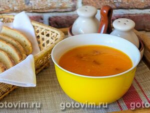 Тыквенный суп с колбасой калабреза по-бразильски