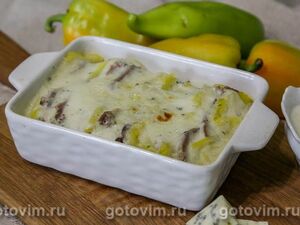 Запеканка из свиного языка с картофелем и сырным соусом бешамель в микроволновке