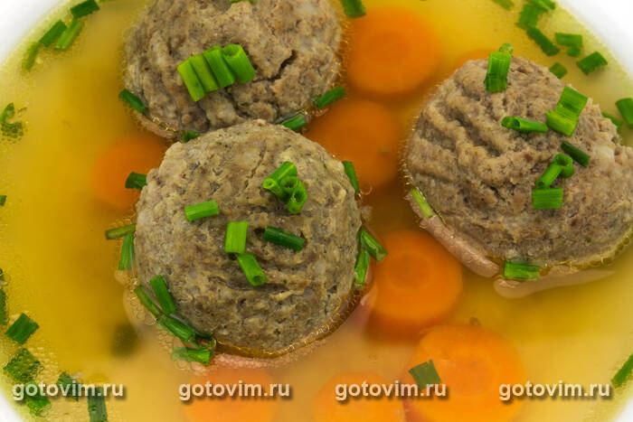��������� ��� � ����������� ������� (Leberknödelsuppe)