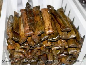 ����� - ��� � ��������� ������� � ��������� ������ ����� (Suman sa Latik with Coconut Caramel Sauce)