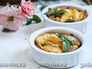 ������� � ��������� � ��������� (Peach cobbler with basil)