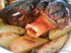 Свиная рулька под медовой корочкой