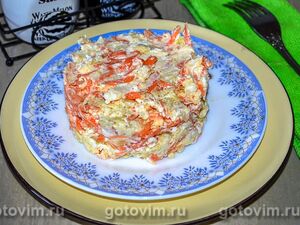 Салат из лапши быстрого приготовления с плавленым сырком и морковью
