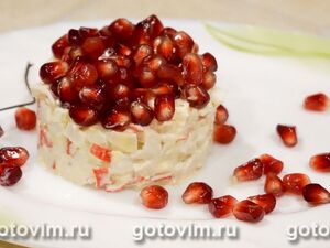 Салат из крабовых палочек с гранатом