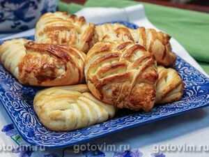 Слойки с красной смородиной