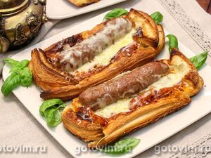 Слойки с колбасками для жарки (купатами)
