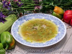 Мясной суп с кабачками и нутом