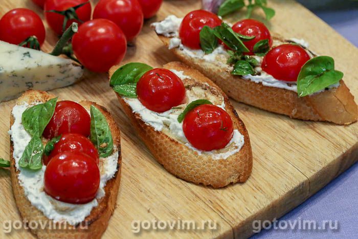Горячие бутерброды с помидорами и сыром - 6 пошаговых фото в рецепте