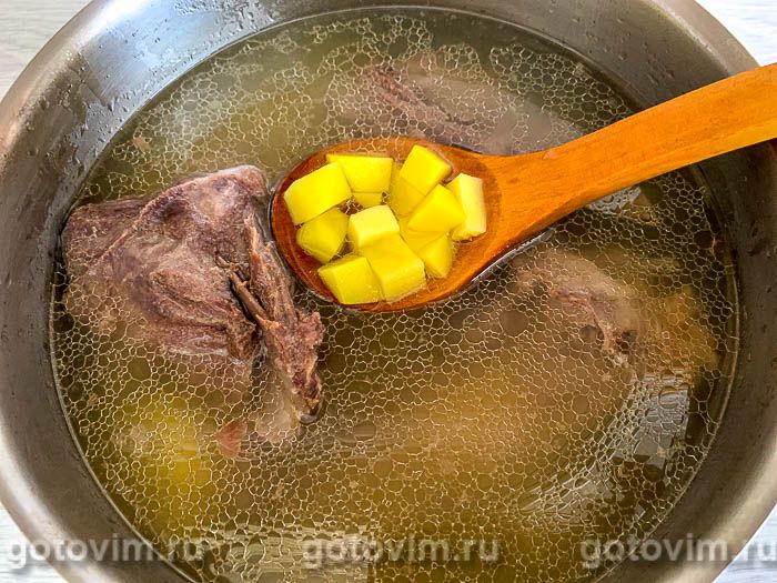 Суп с овощами, говядиной и гречкой