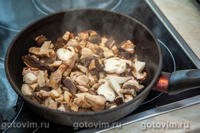 Белые грибы в сметане жаренные на сковороде. Простая Русская Кухня