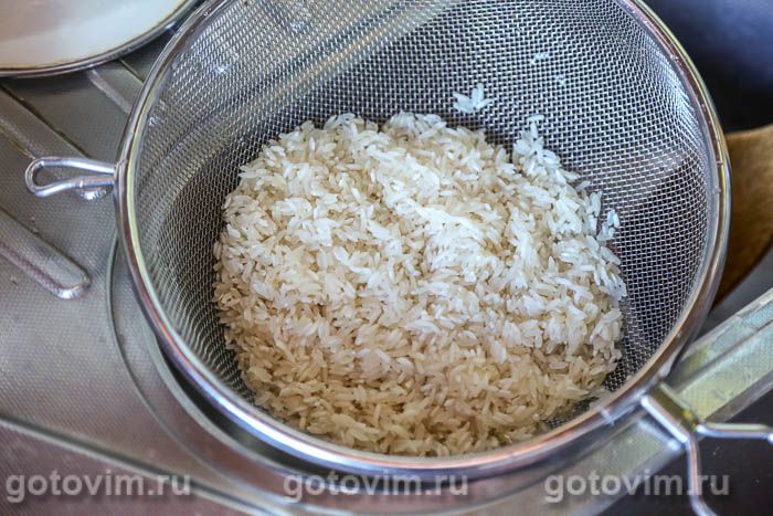 Рис с чесноком на сковороде