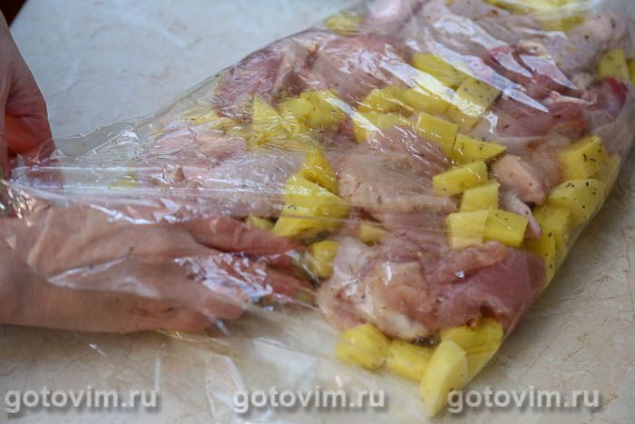 Курица с картофелем в рукаве в духовке