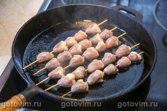 Куриные потрошки на шпажках (на сковороде-гриль) — рецепт с фото пошагово