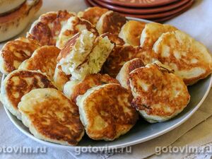 Жареные пирожки с говяжьей печенью и картофелем