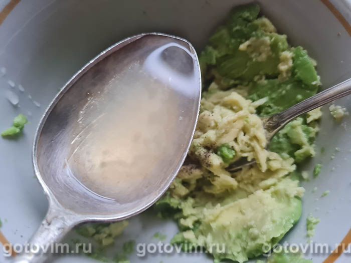 Как приготовить салат с семгой и авокадо