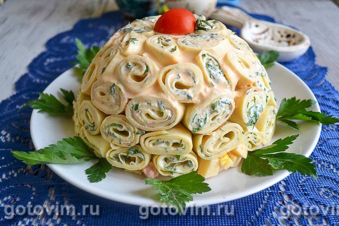 Итальянский салат с блинами