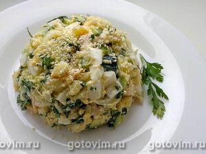 Как готовить салат из копченого кальмара