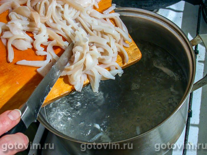 Салат из кальмаров со свежими огурцами и орехами. - пошаговый рецепт с фото на Готовим дома