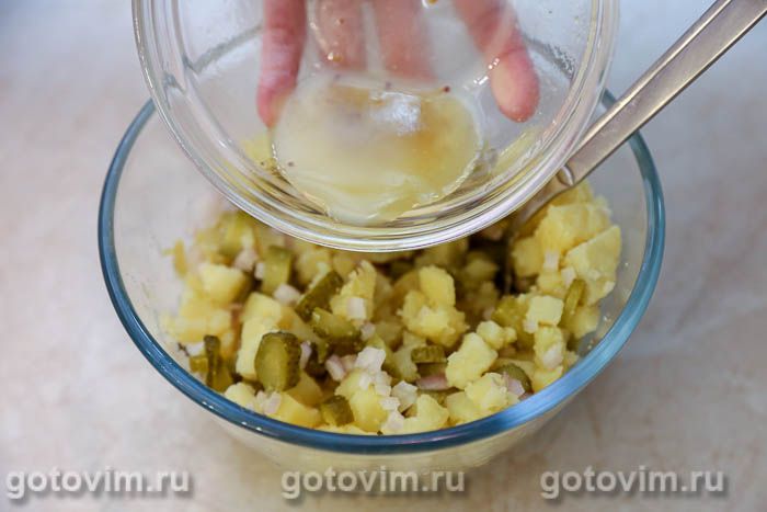 Салат из картошки с солёными огурцами и луком - пошаговый фоторецепт