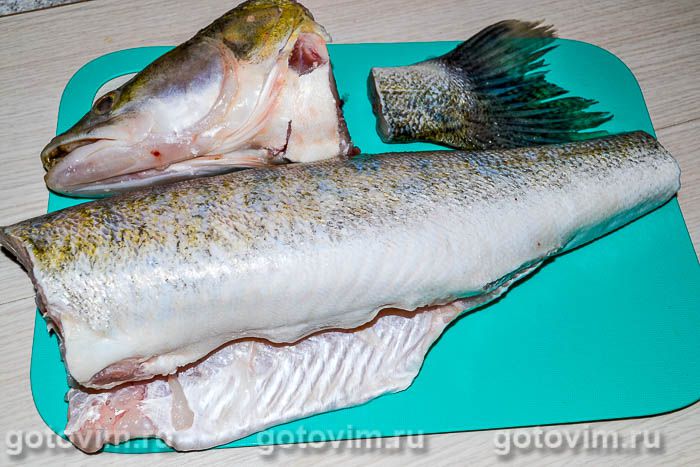 Судак в духовке целиком: рецепт сочной рыбы