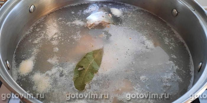 Уха из консервов с пшеном