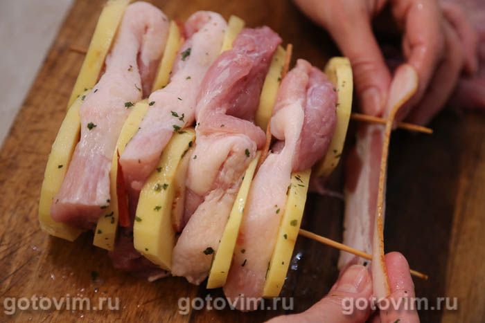 Мясо на шпажках в духовке