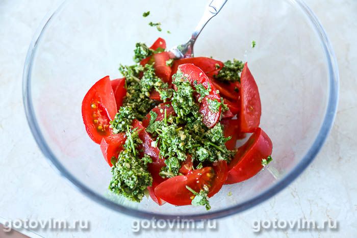 Салат из помидоров и огурцов с ореховым соусом, пошаговый рецепт с фото