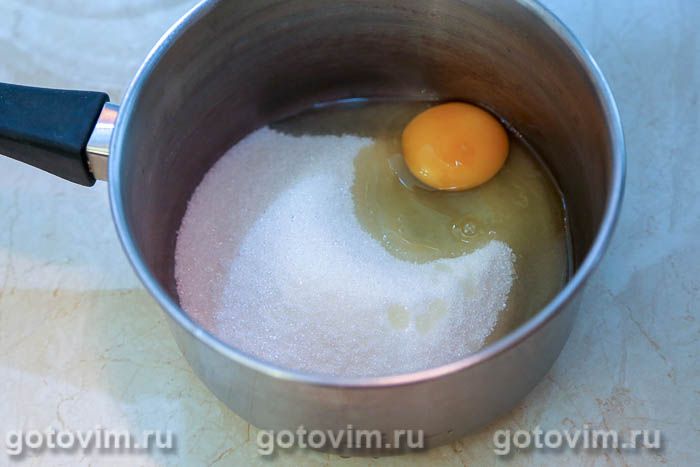 Заварной крем для торта из молока, крахмала, яйца и сахара